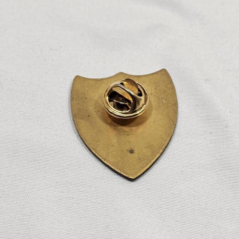 Vintage US Military Desert Storm Era Into The Night American Flag Lapel Hat Pin - Picture 3 of 3